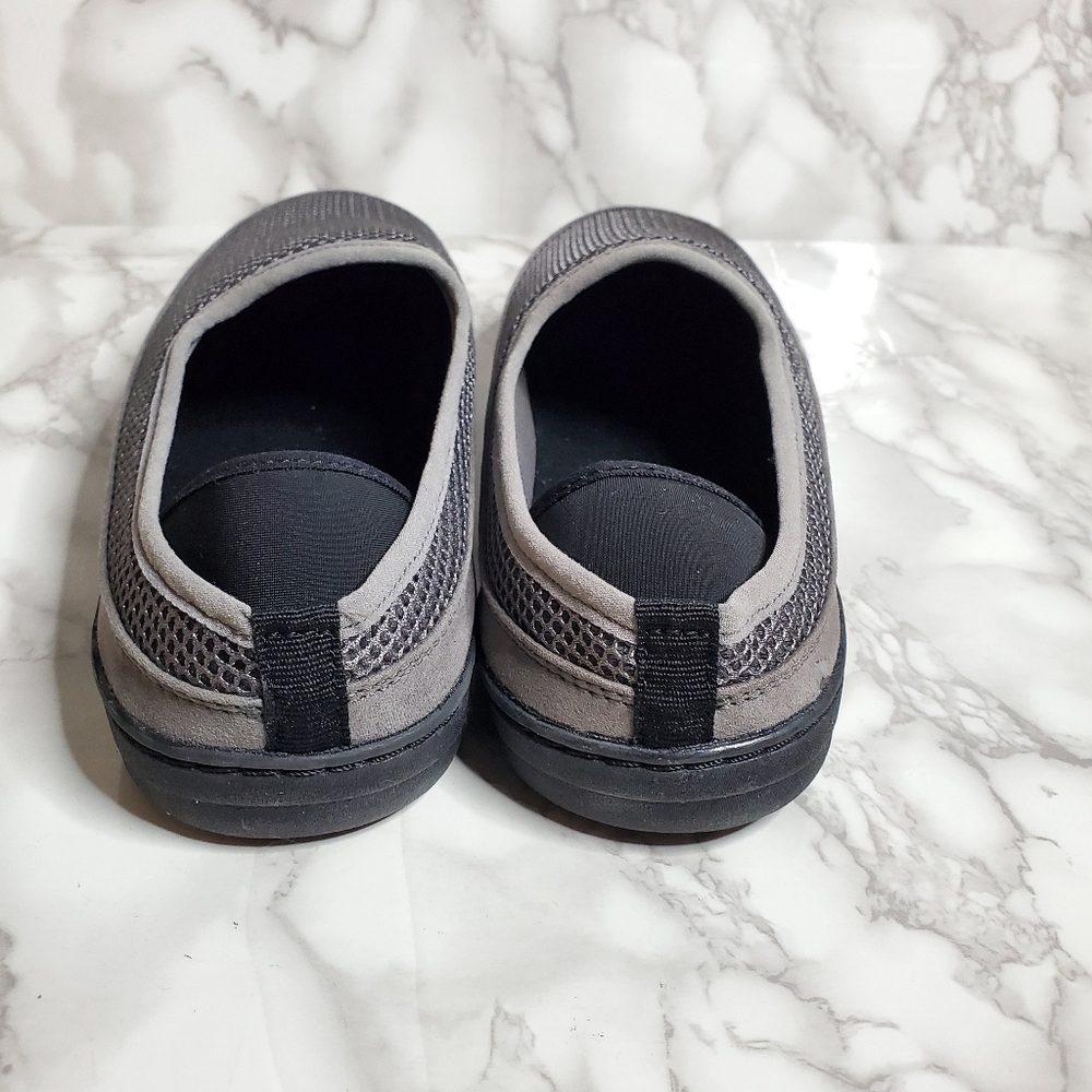 Steve Madden Kids Gray Slip-On Shoes - Picture 4 of 7